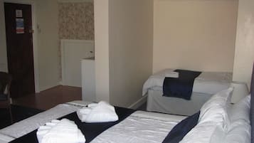 Triple Room, Ensuite (SUITABLE FOR 3 ADULTS)