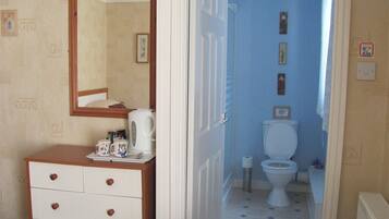 Twin Room, Ensuite | Bathroom