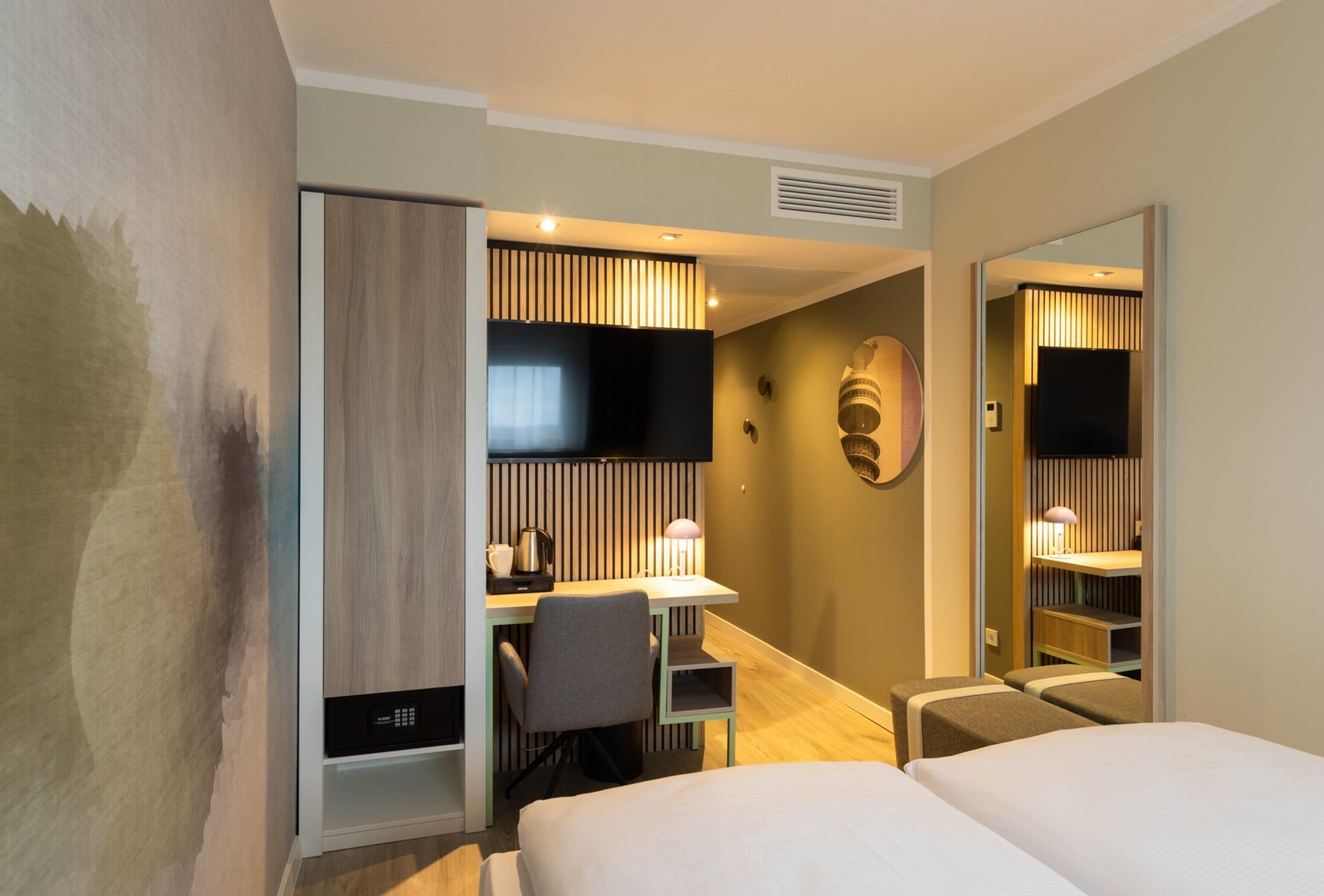 Premium bedding, Select Comfort beds, minibar, in-room safe