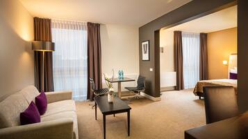 Junior Suite | Premium bedding, Select Comfort beds, minibar, in-room safe