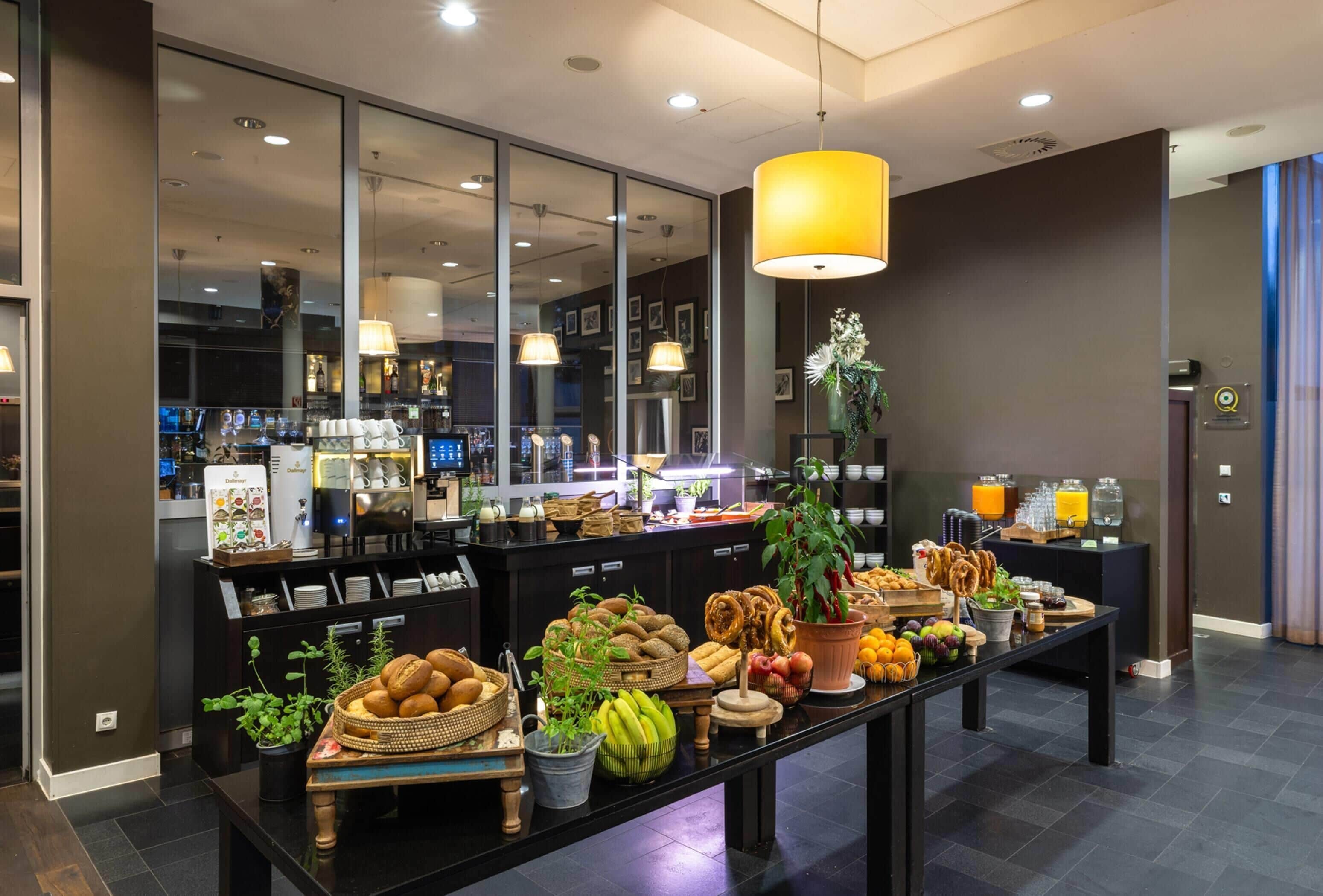 Tägliches Frühstücksbuffet gegen Gebühr