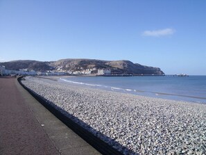 View from property - Britannia Guest House (Llandudno)