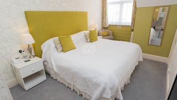 Suite Supérieure, salle de bains attenante (No 10-2 Adults + 1 child)
