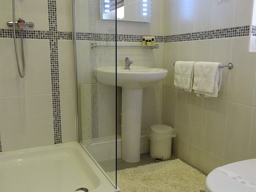 Double or Twin Room, Ensuite | Bathroom