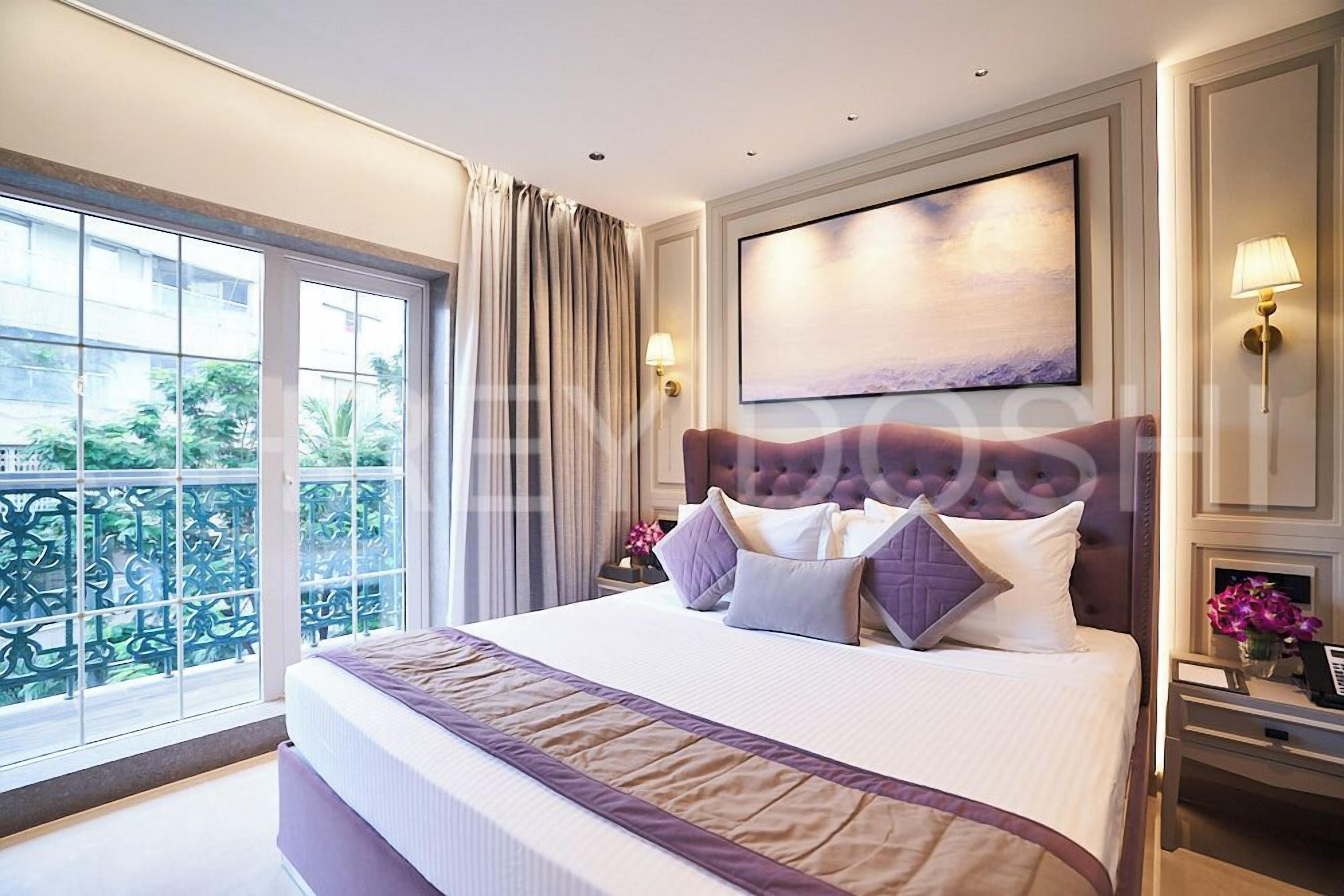 Premium Studio | City view