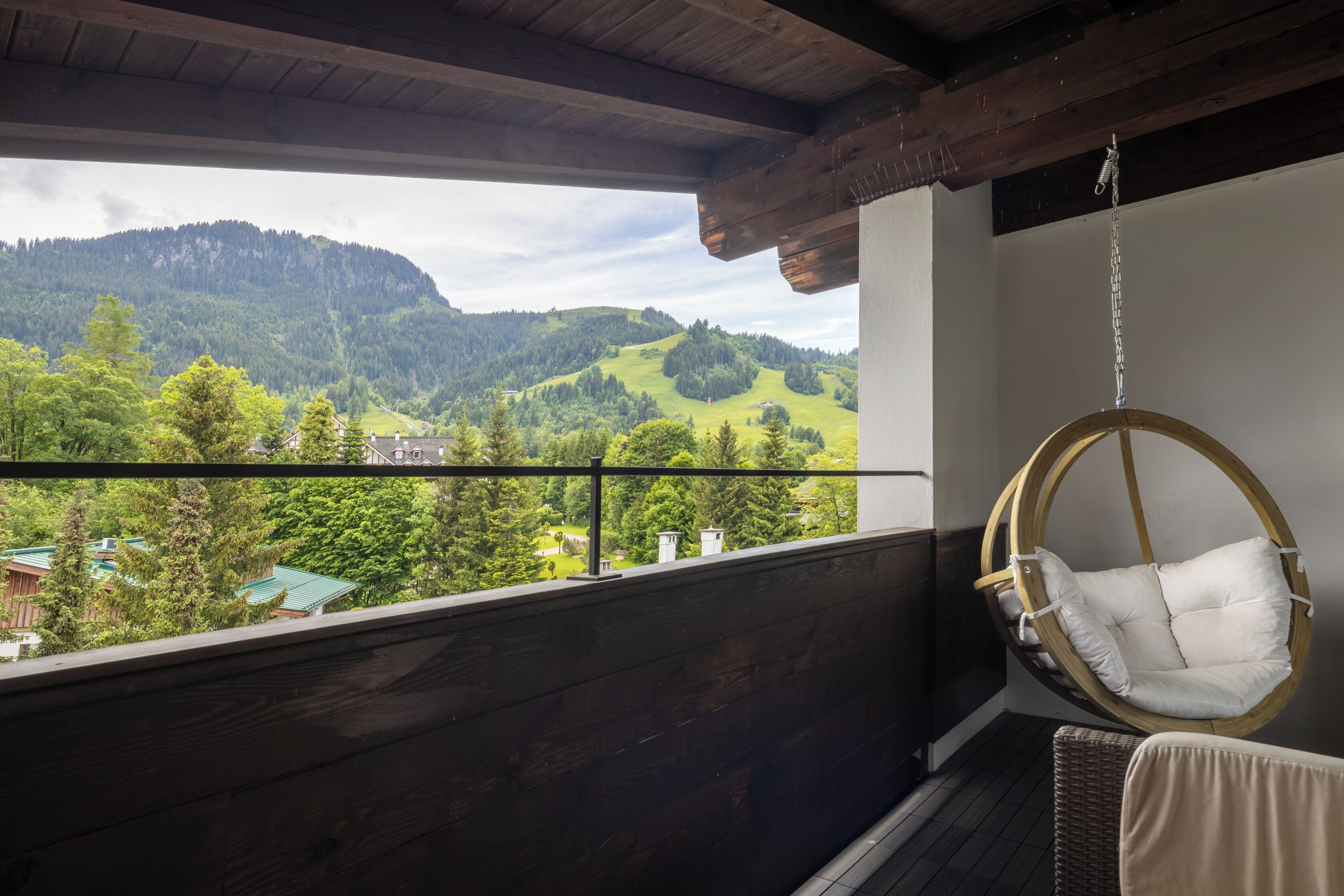 ダブルルーム (Hahnenkamm) | リビング エリア | 薄型テレビ