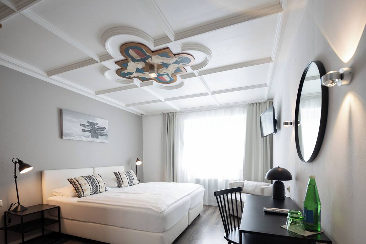 Economy Double Room without balcony | Hypo-allergenic bedding available, down comforters, desk, WiFi (free)