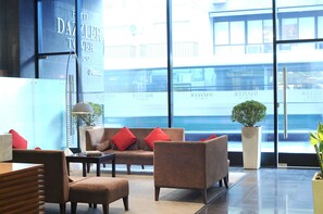 Lobby - Dazzler by Wyndham Buenos Aires Maipu (Buenos Aires)