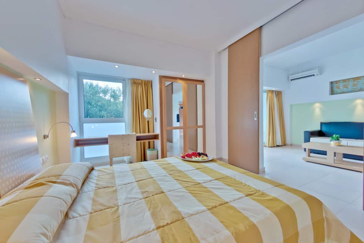1 bedroom, in-room safe, soundproofing, free WiFi