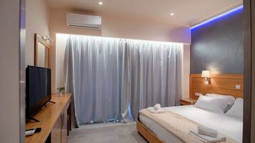 Superior Double or Twin Room | In-room safe, desk, blackout drapes, soundproofing