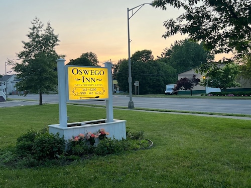 Oswego Inn