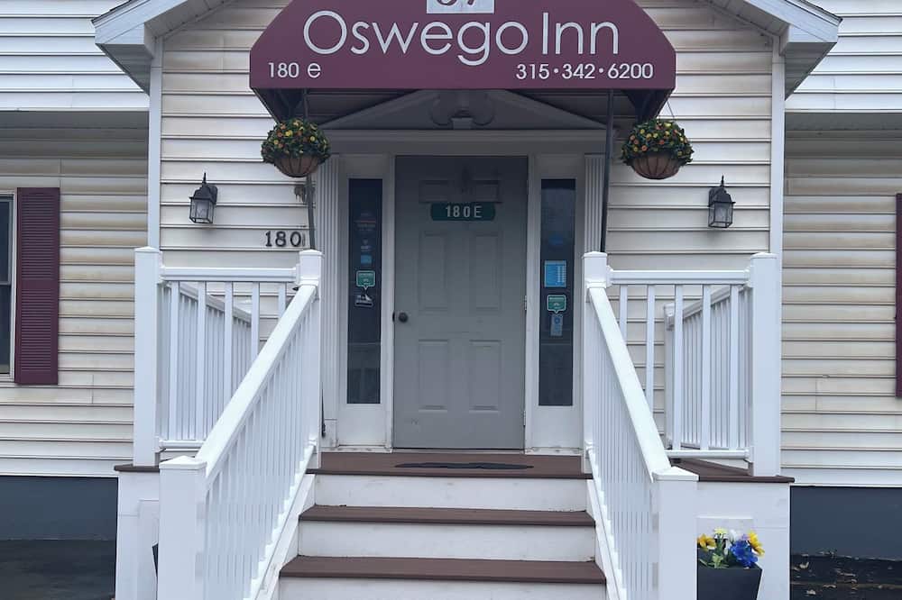 Oswego Inn