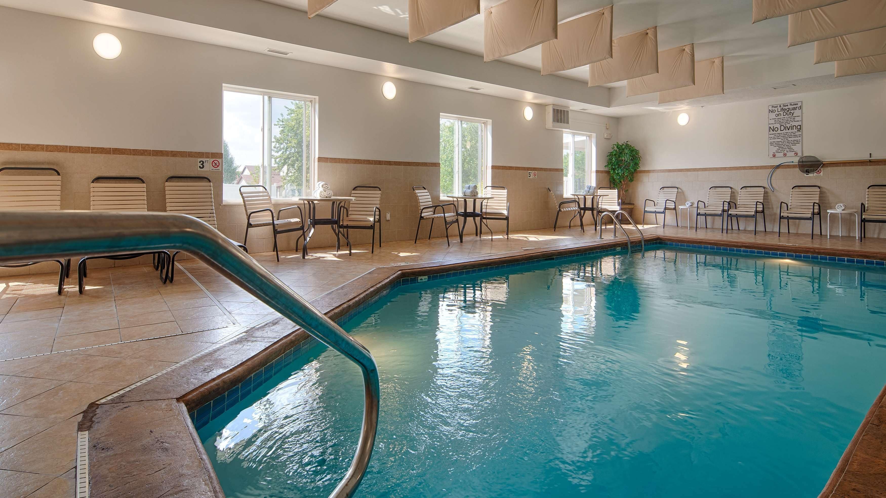 indoor pool, pool loungers