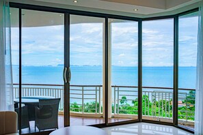 Sunset 2 Bedroom Penthouse | Vista desde la habitación