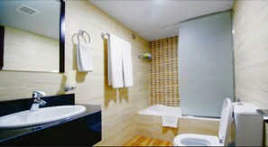 Suite – junior | Dusj på badet