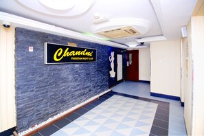 Restaurant - Royal Falcon Hotel (Dubai)