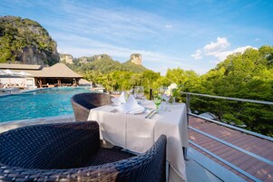 Breakfast, lunch, dinner served; Thai cuisine, ocean views 