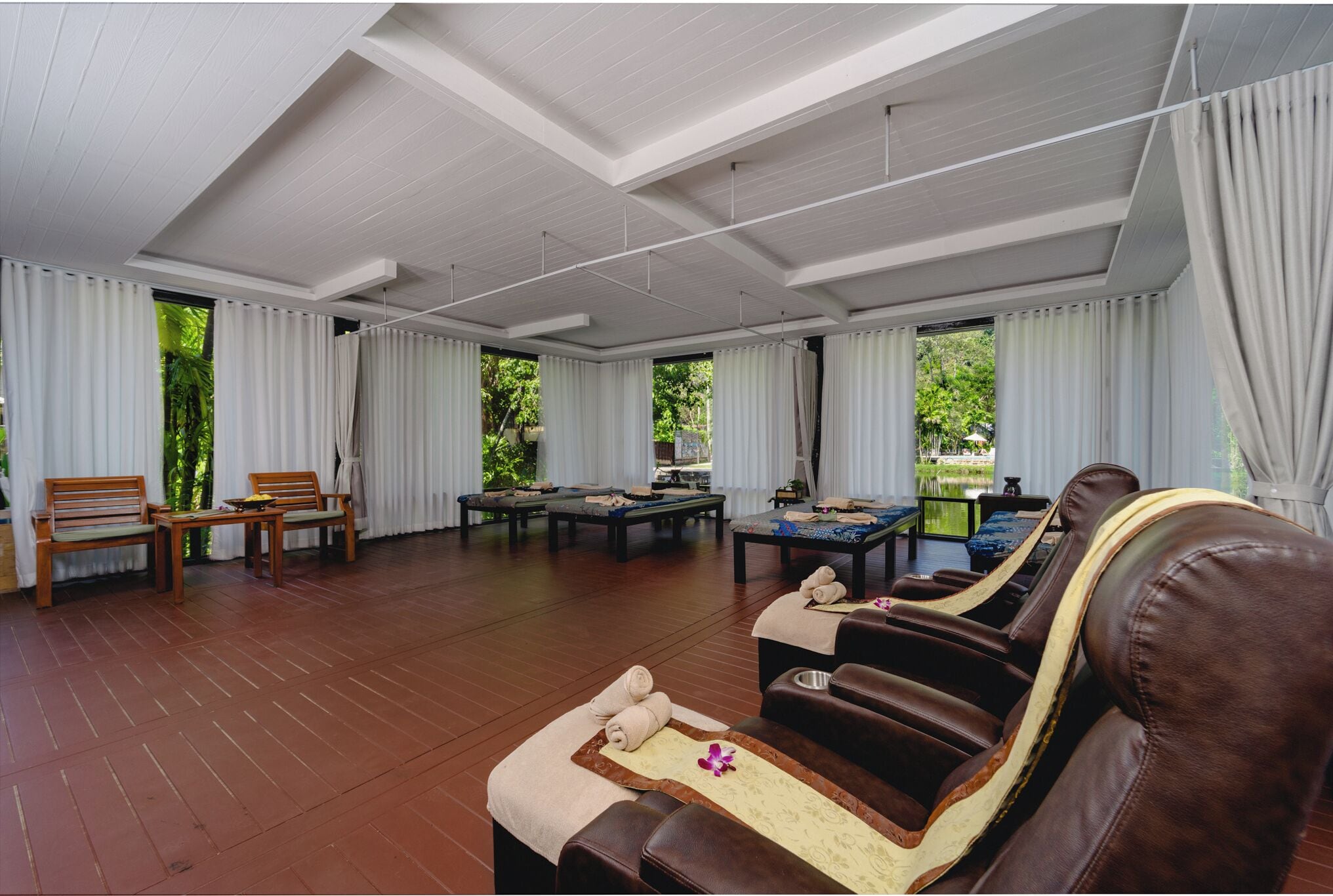 couples treatment room(s), body treatments, swedish massages