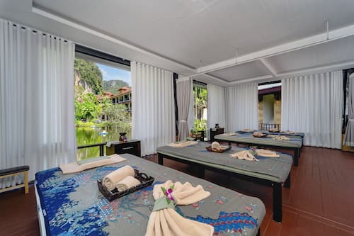 Couples treatment room(s), body treatments, Swedish massages