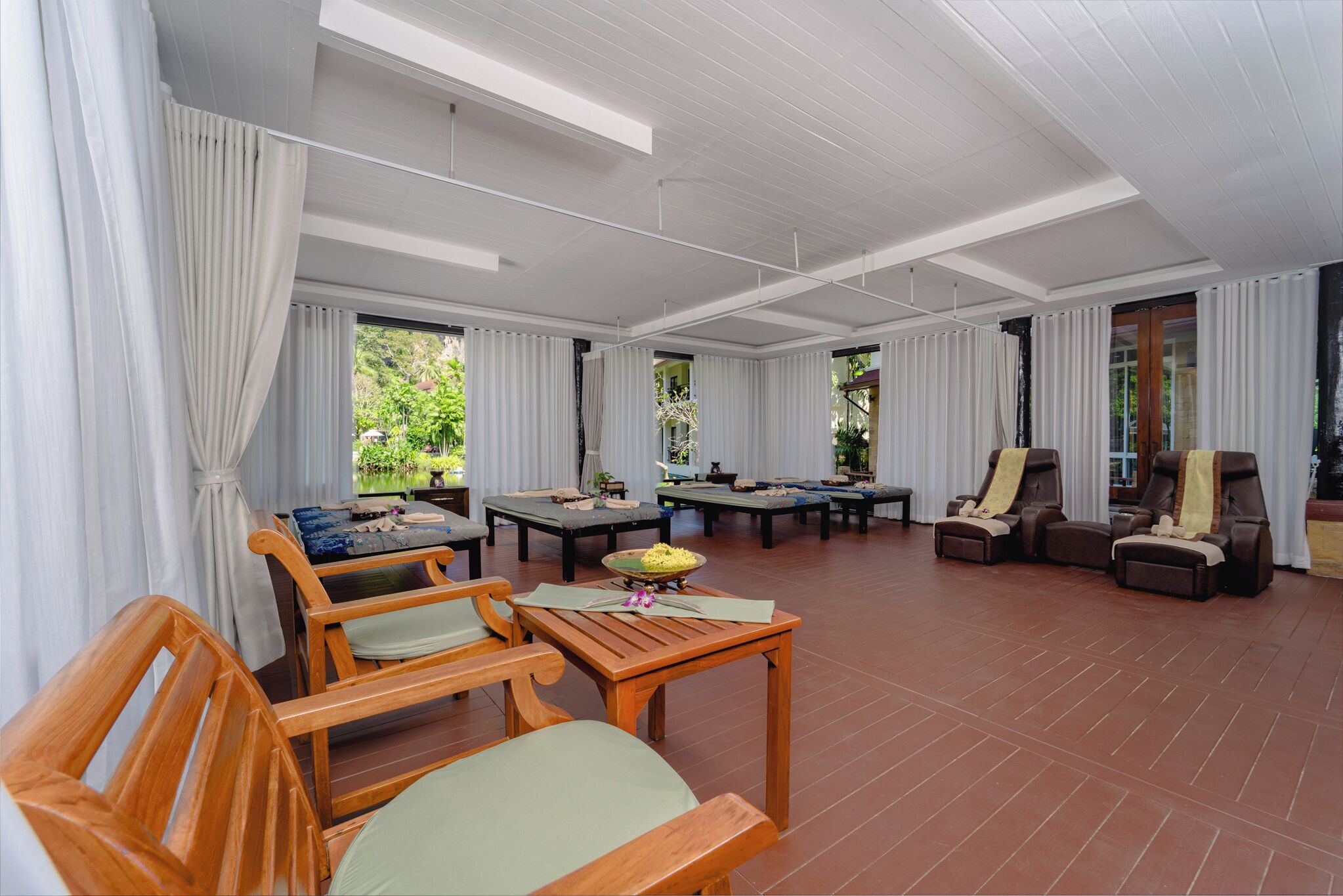 couples treatment room(s), body treatments, swedish massages