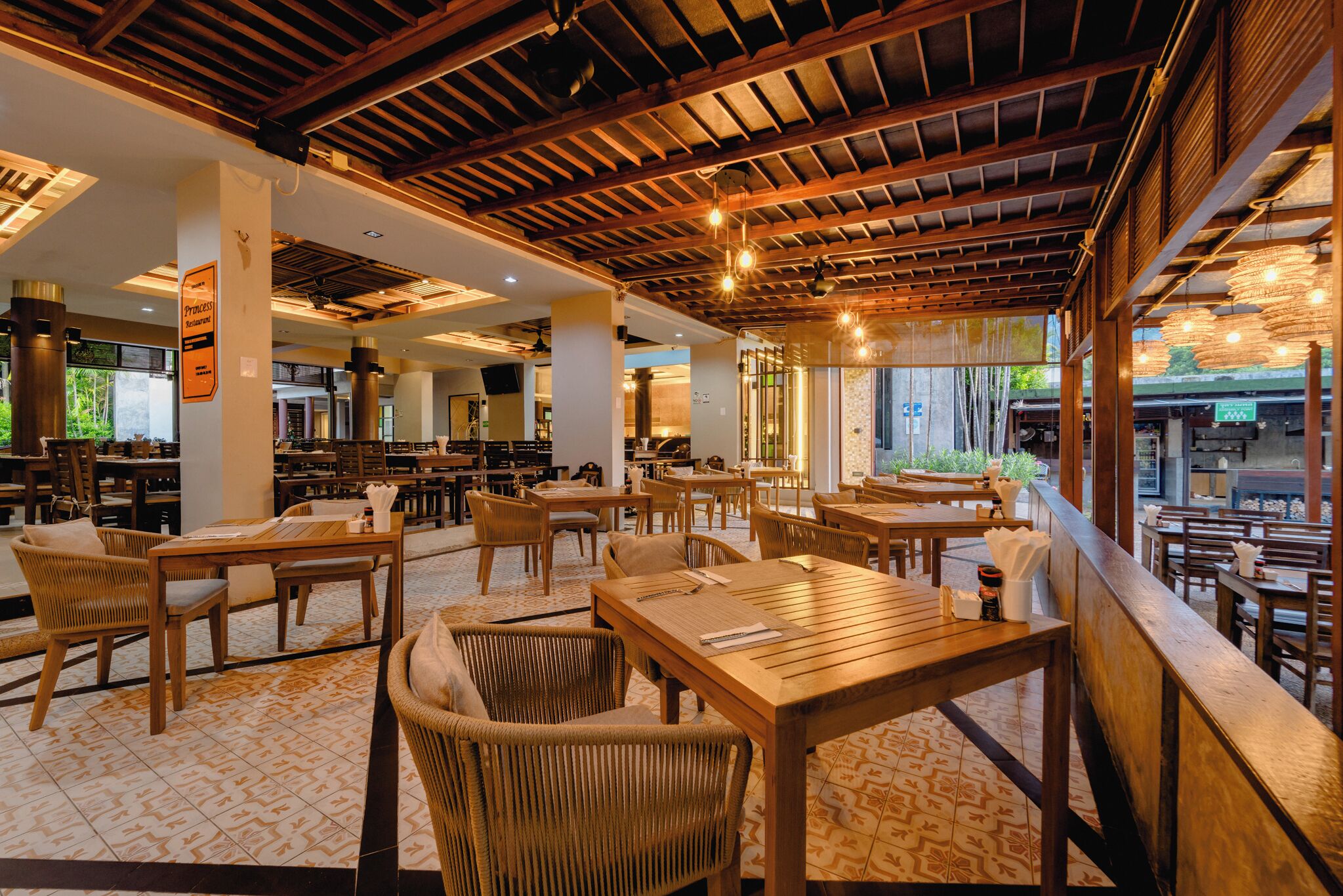 breakfast, lunch, dinner served; thai cuisine, sea views