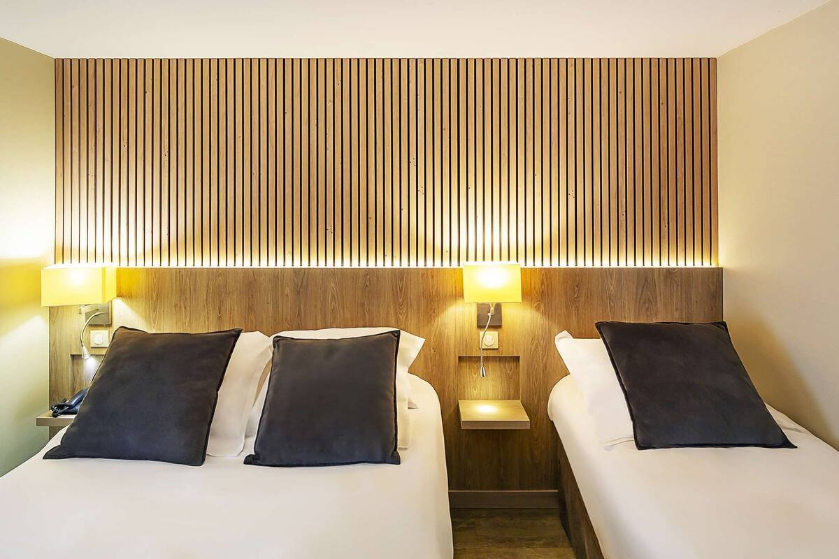 comfort room, 1 double bed, non smoking (with sofabed) | 1 bedroom, premium bedding, in-room safe, desk