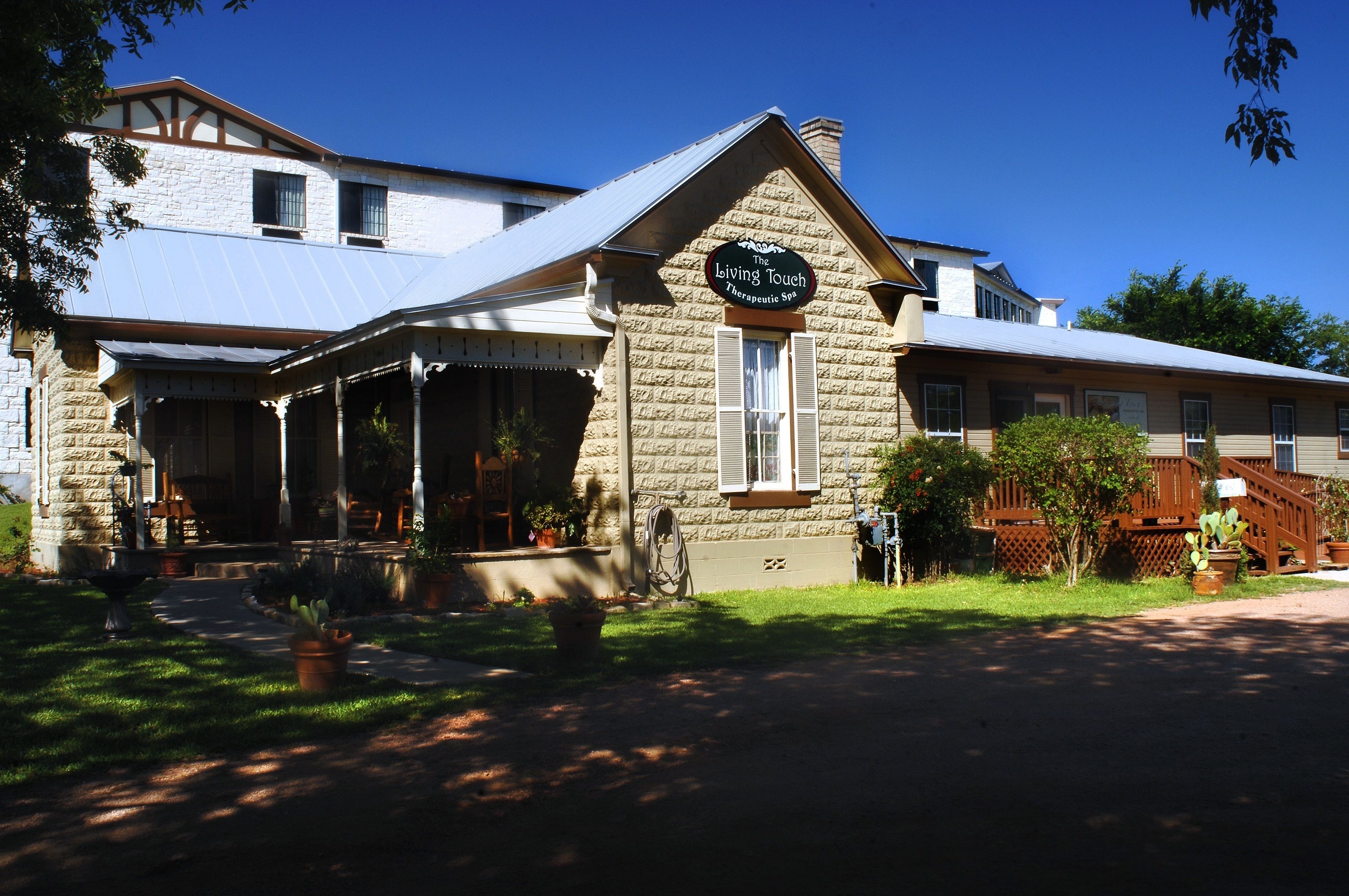 body treatments, aromatherapy, body wraps, body scrubs, facials