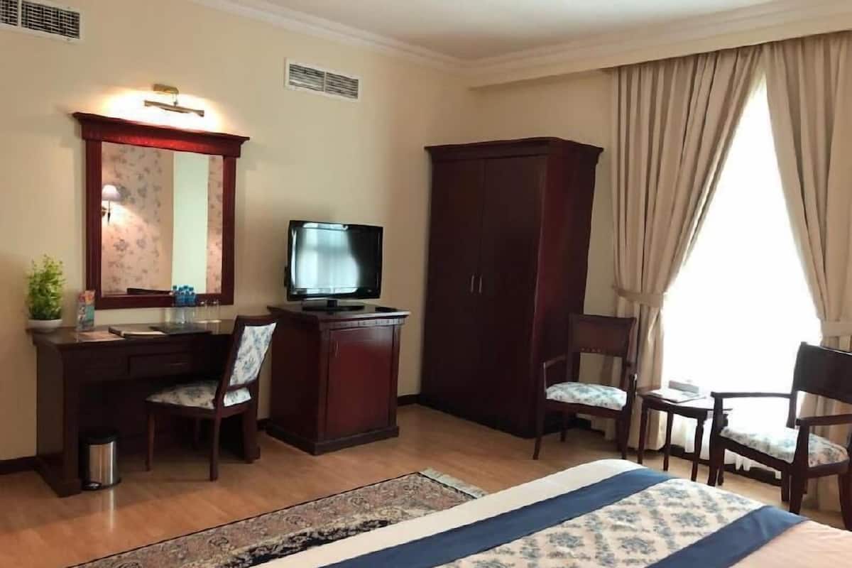 Minibar, in-room safe, iron/ironing board, rollaway beds