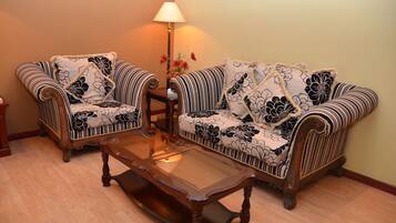 Een minibar, een kluis op de kamer, een strijkplank/strijkijzer