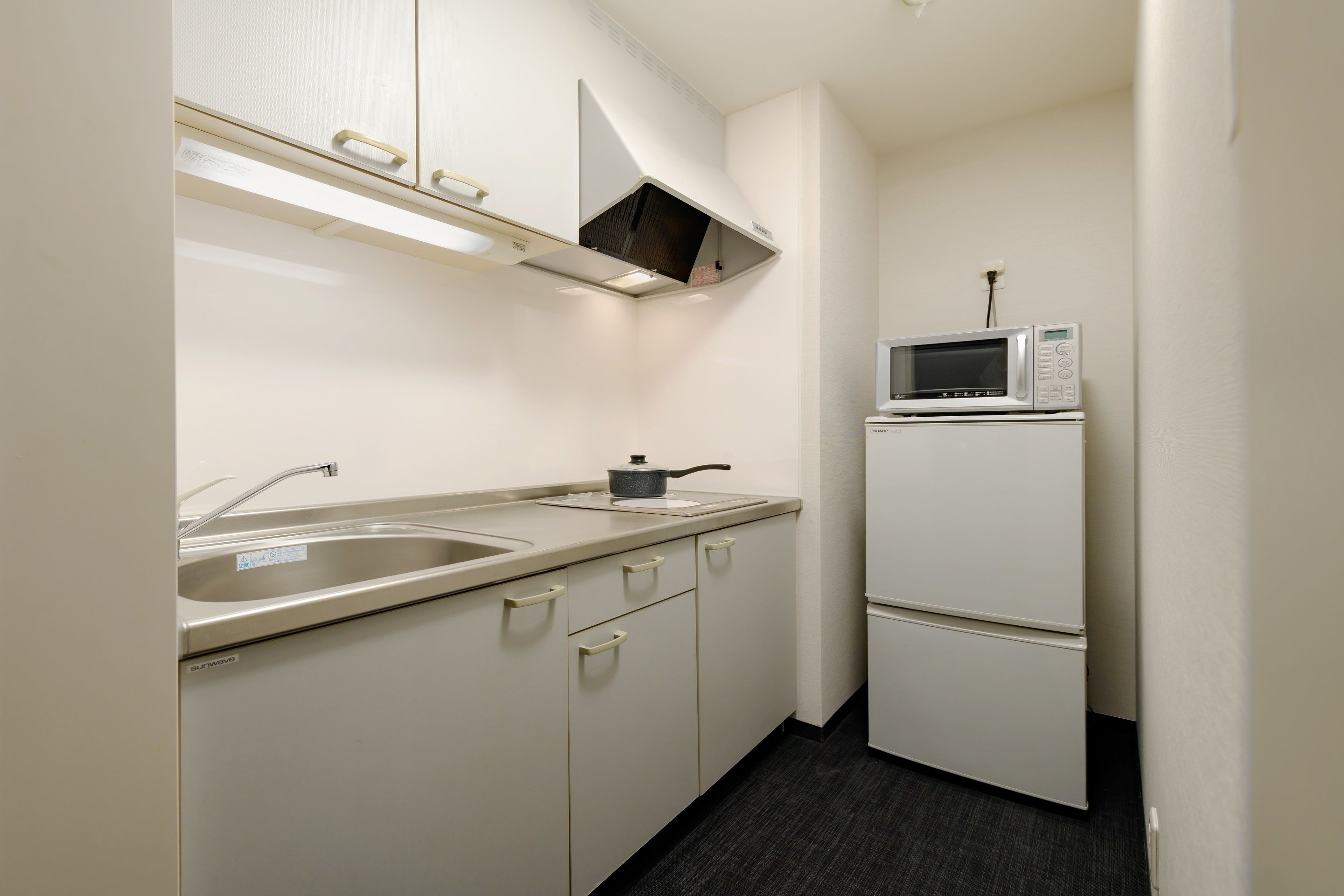 fridge, electric kettle