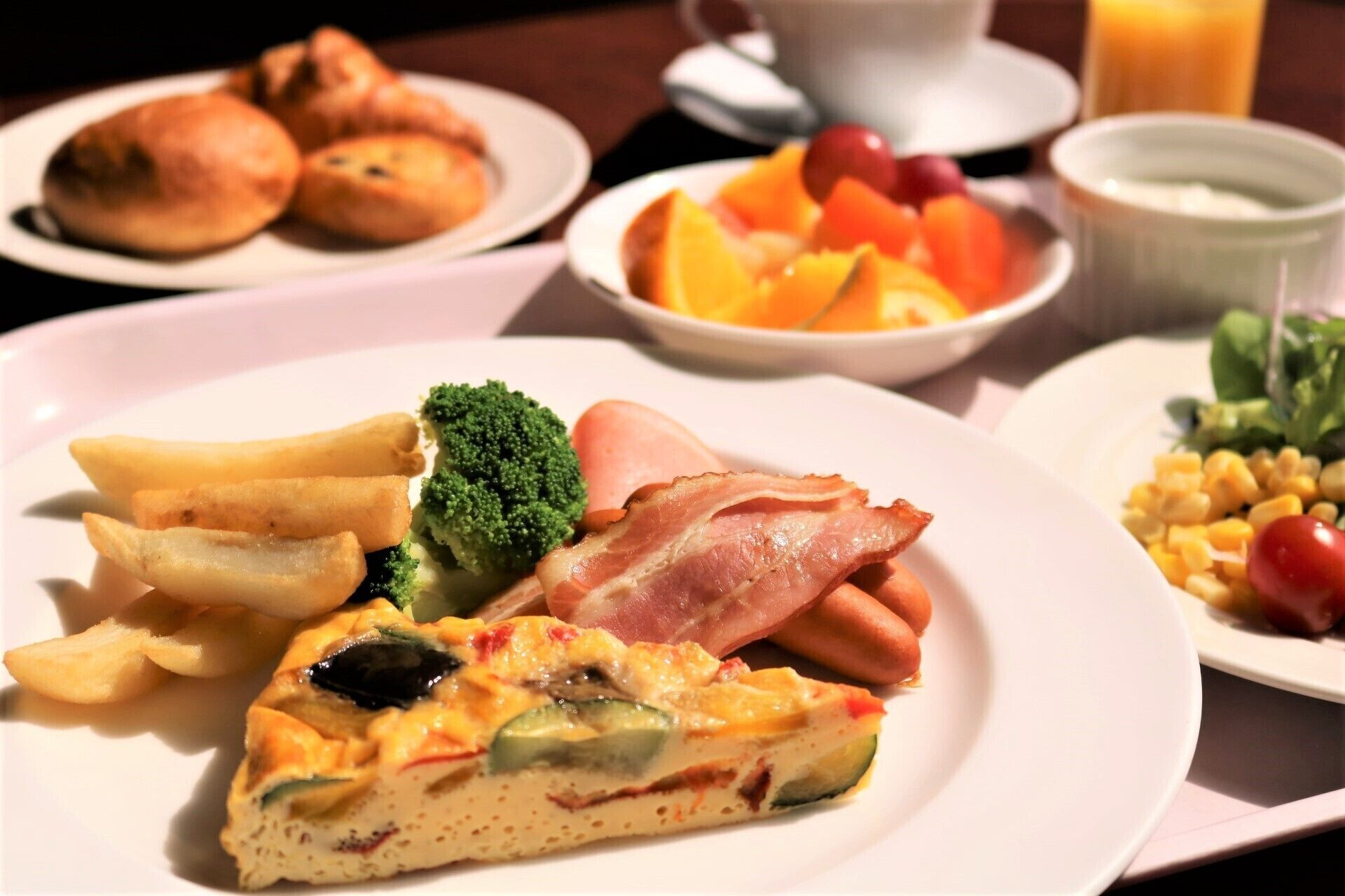 daily buffet breakfast (jpy 2200 per person)