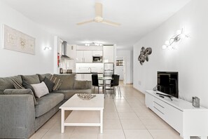 Superior Apartment, 1 Bedroom | 1 bedroom, in-room safe, iron/ironing board, cribs/infant beds - Paloma Beach Apartments (Arona)
