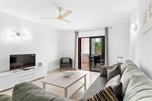 Appartamento Superior, 1 camera da letto | Area soggiorno | TV a schermo piatto