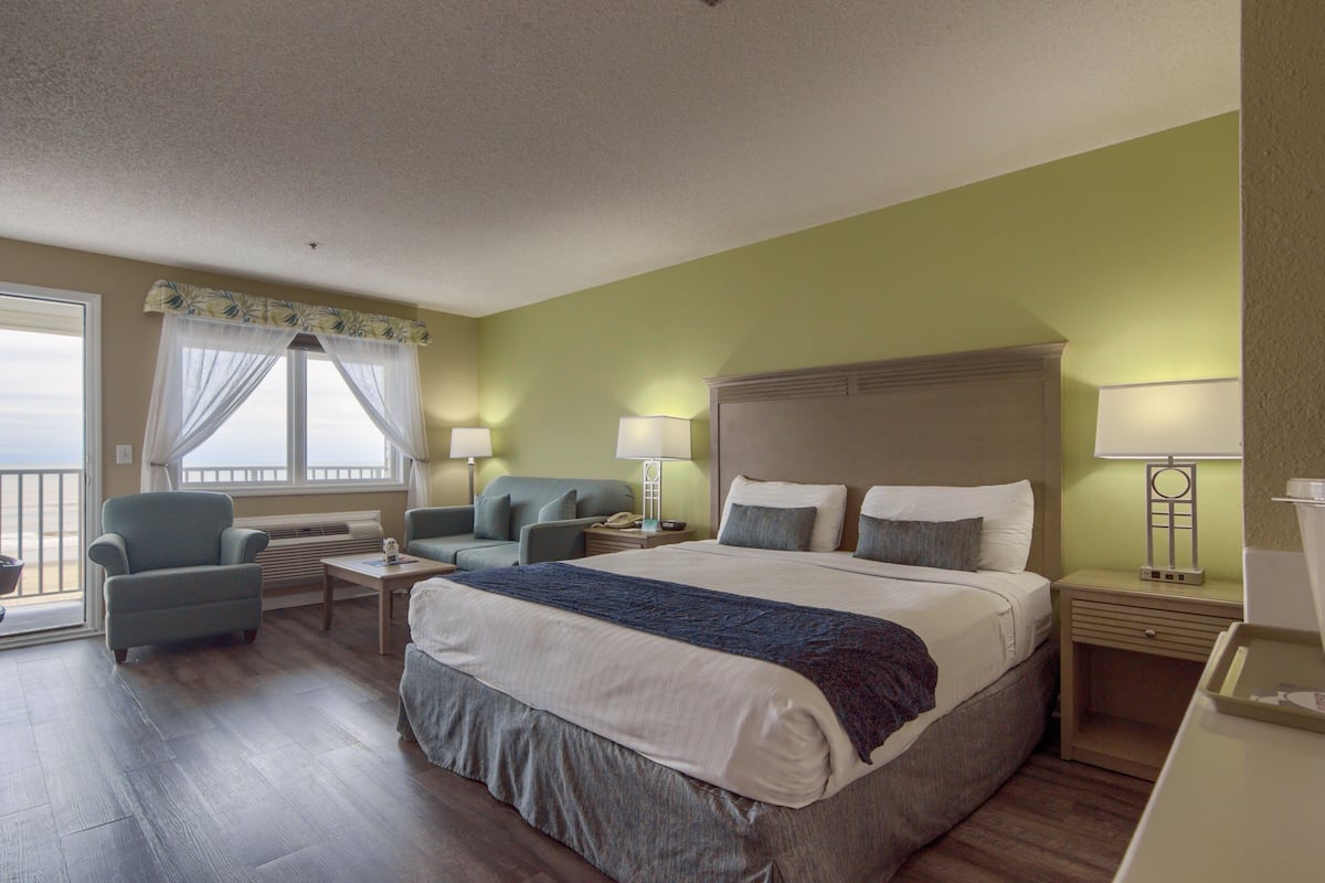 Ocean View, Standard 1 King Bed | Premium bedding, pillowtop beds, in-room safe, desk