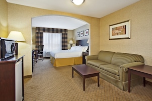 Pillowtop beds, in-room safe, desk, laptop workspace