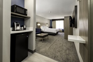 Suite, 1 King Bed with Sofa bed (Wet Bar) | In-room safe, desk, iron/ironing board, cribs/infant beds