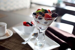 Daily cooked-to-order breakfast for a fee