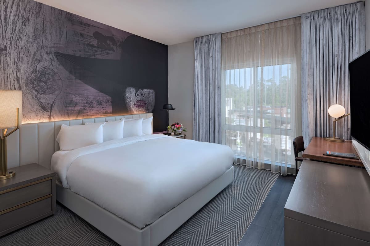 1 bedroom, Egyptian cotton sheets, premium bedding, pillowtop beds