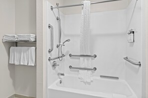 Suite, 1 soverom, tilgjengelighetstilpasset badekar (Mobility) | Bad | Håndklær