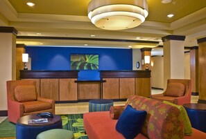 Lobby - Fairfield Inn & Suites by Marriott Texarkana (Texarkana)