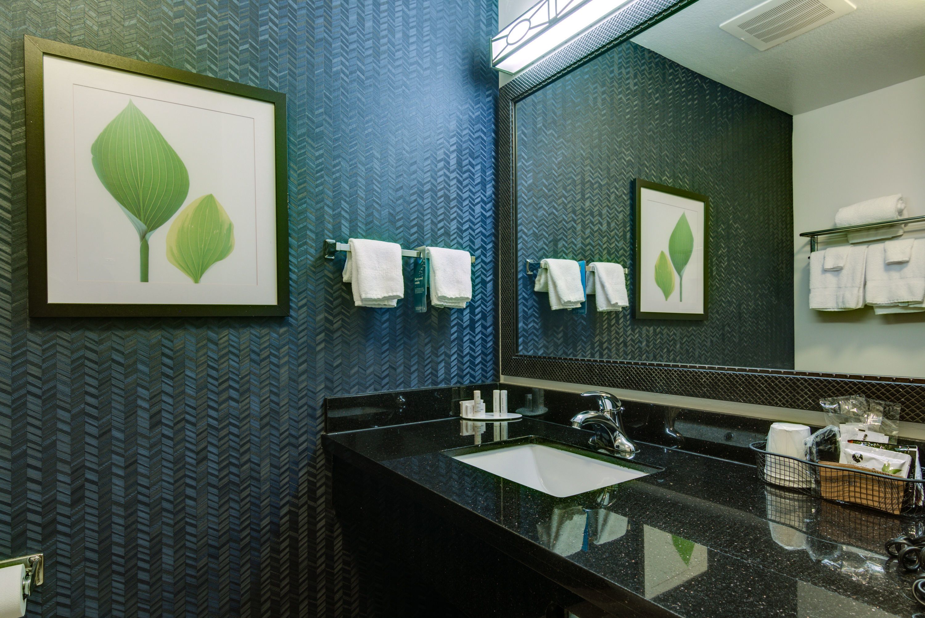 1 bedroom, egyptian cotton sheets, premium bedding, down duvets