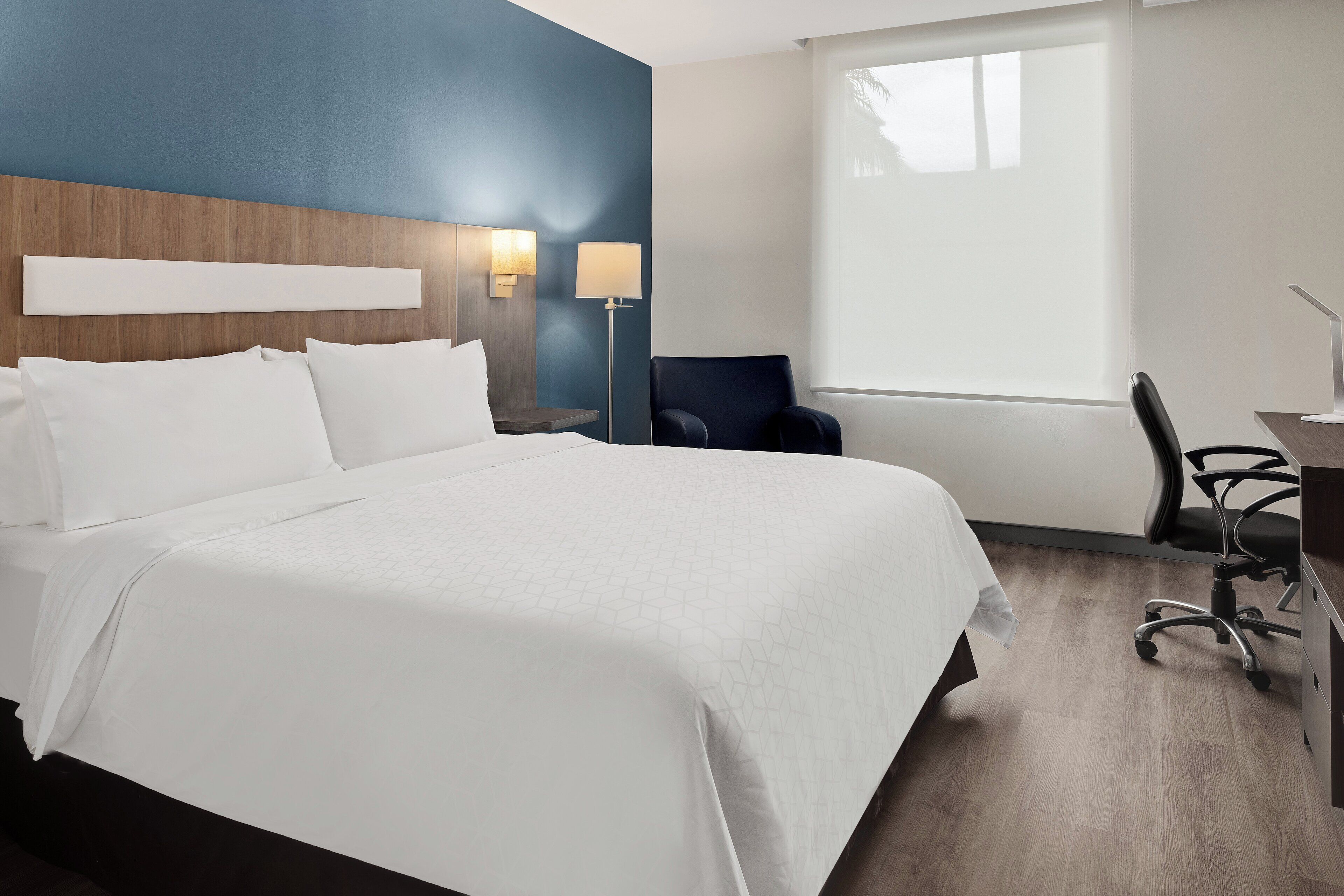 Premium bedding, in-room safe, desk, laptop workspace