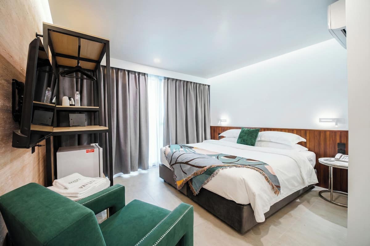 Minibar, in-room safe, desk, rollaway beds