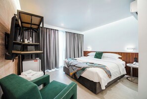 Minibar, in-room safe, desk, rollaway beds - Grand Inn Hotel (Bangkok)