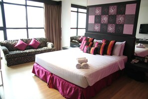 迷你吧、客房內保險箱、書桌、折疊床/加床