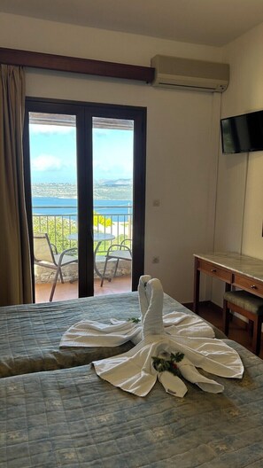 Family Apartment | Premium bedding, minibar, individually decorated, individually furnished - Areti Hotel (Chania)