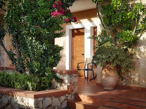 Studio | Exterior detail - Areti Hotel (Chania)