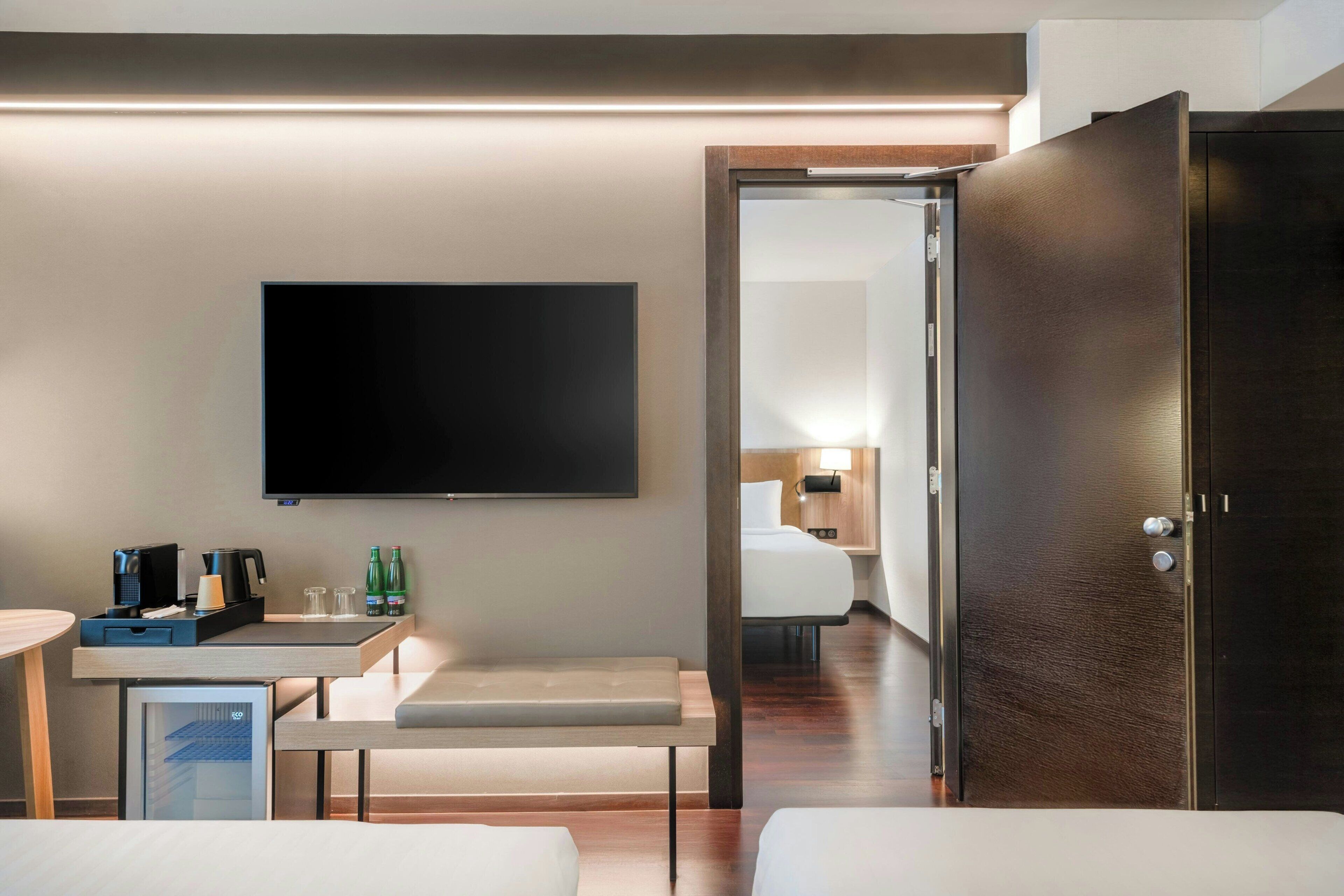 Standardzimmer, 2 Einzelbetten | Minibar, Zimmersafe, Schreibtisch, Verdunkelungsvorhänge