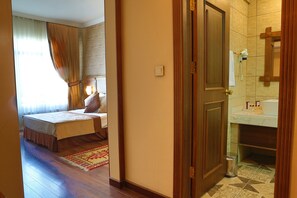 1 bedroom, premium bedding, minibar, in-room safe
