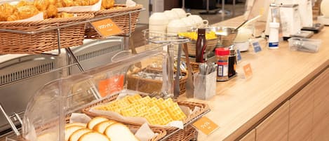 Free daily buffet breakfast